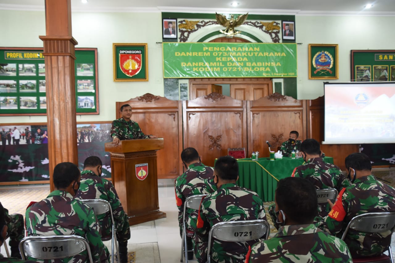Danrem 073/MKT Kol Inf Ari Yulianto, S.I.P Berikan Pengarahan Kepada Prajurit Kodim 0721/Blora